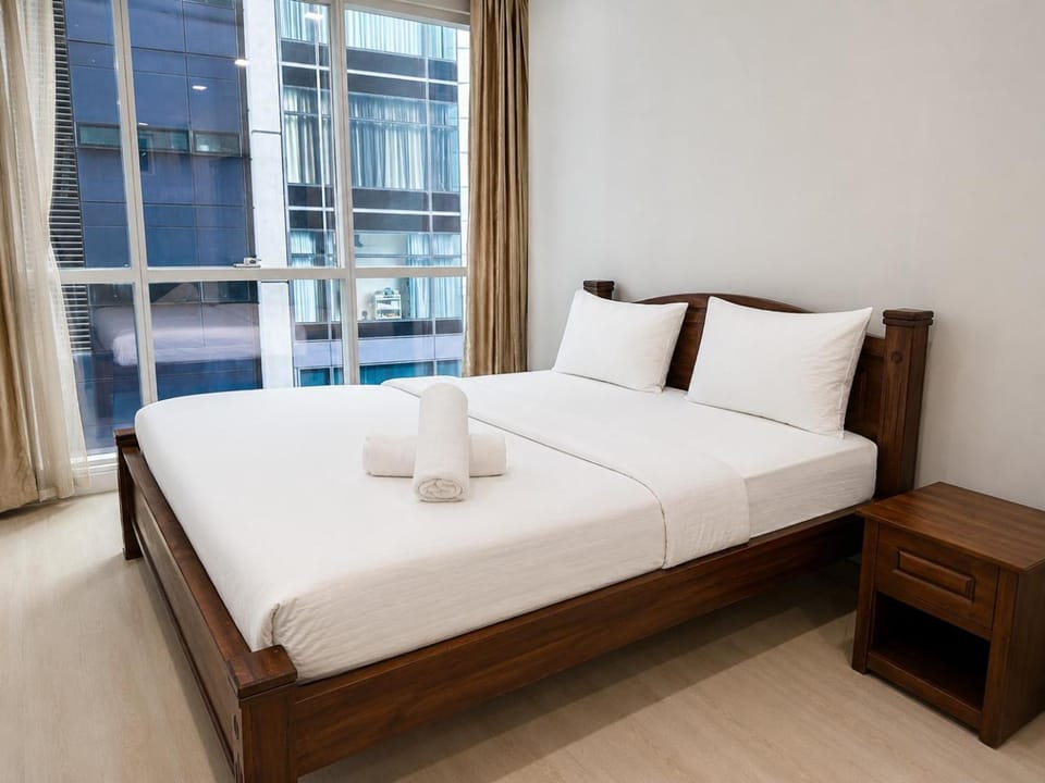 Bed, Bedroom, towels