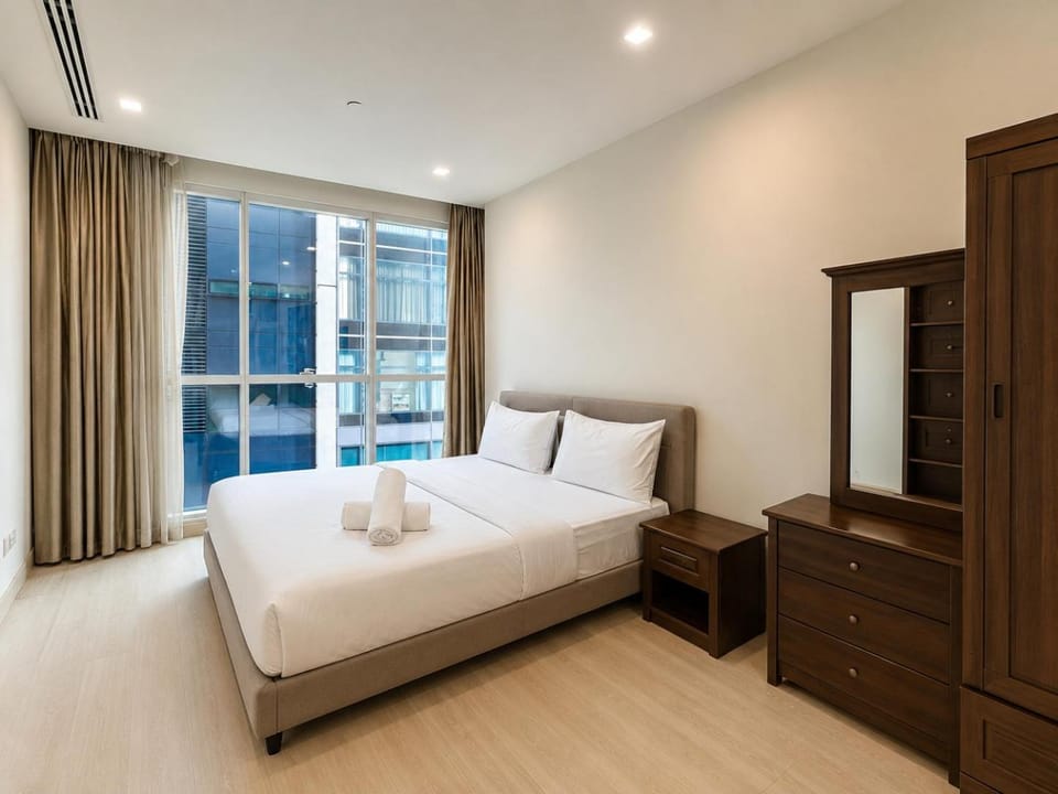 Bed, Bedroom, towels