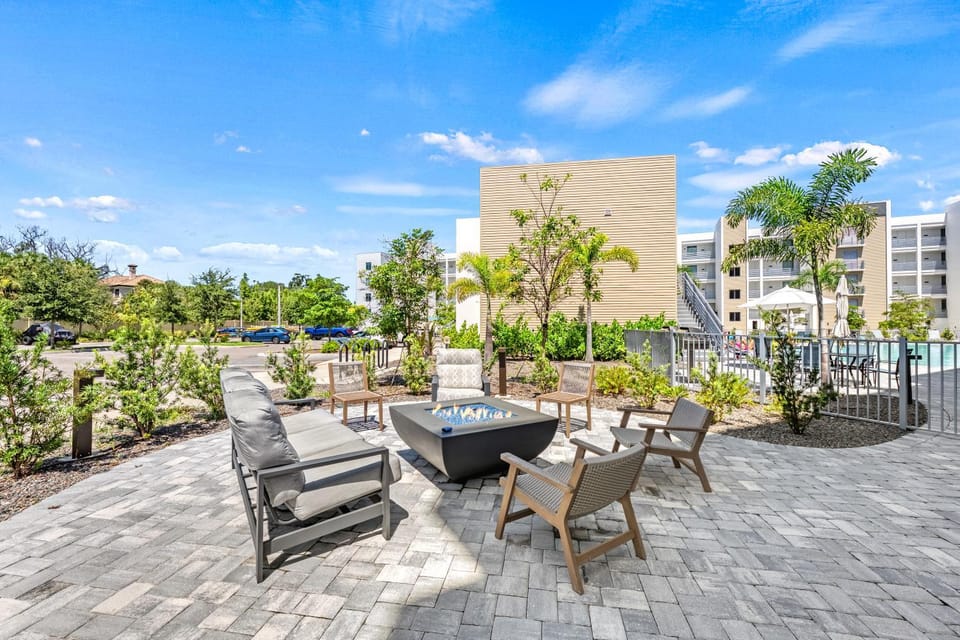Waterfront, Pet-Friendly Condo with Pool, Spa, and Fitness Center near Downtown Sarasota House in Sarasota
