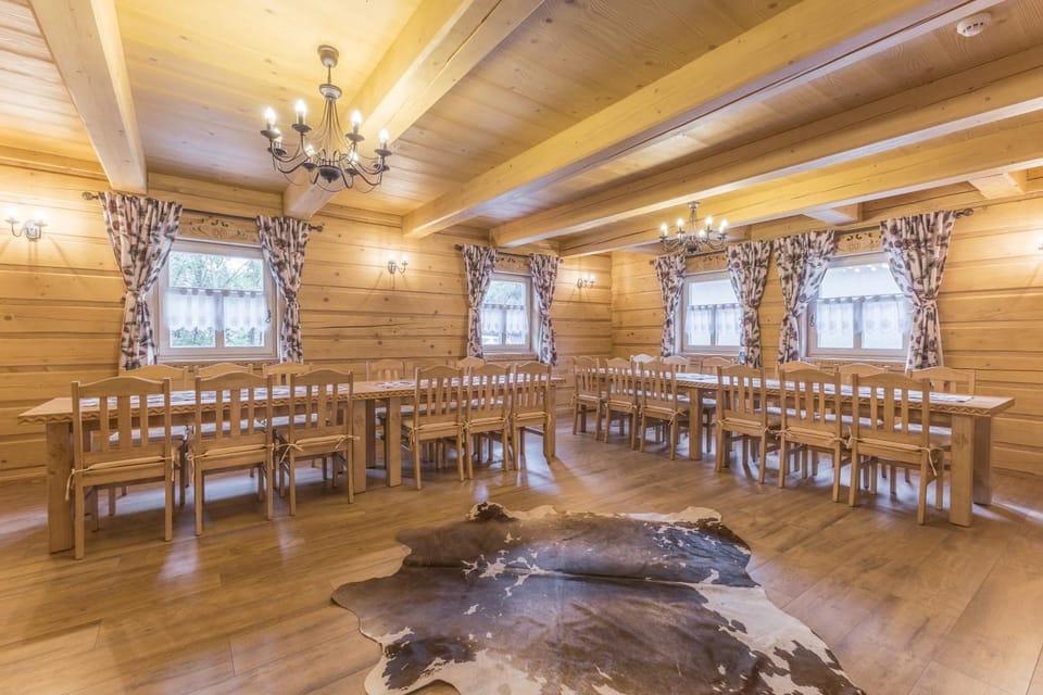 Seating area, Dining area