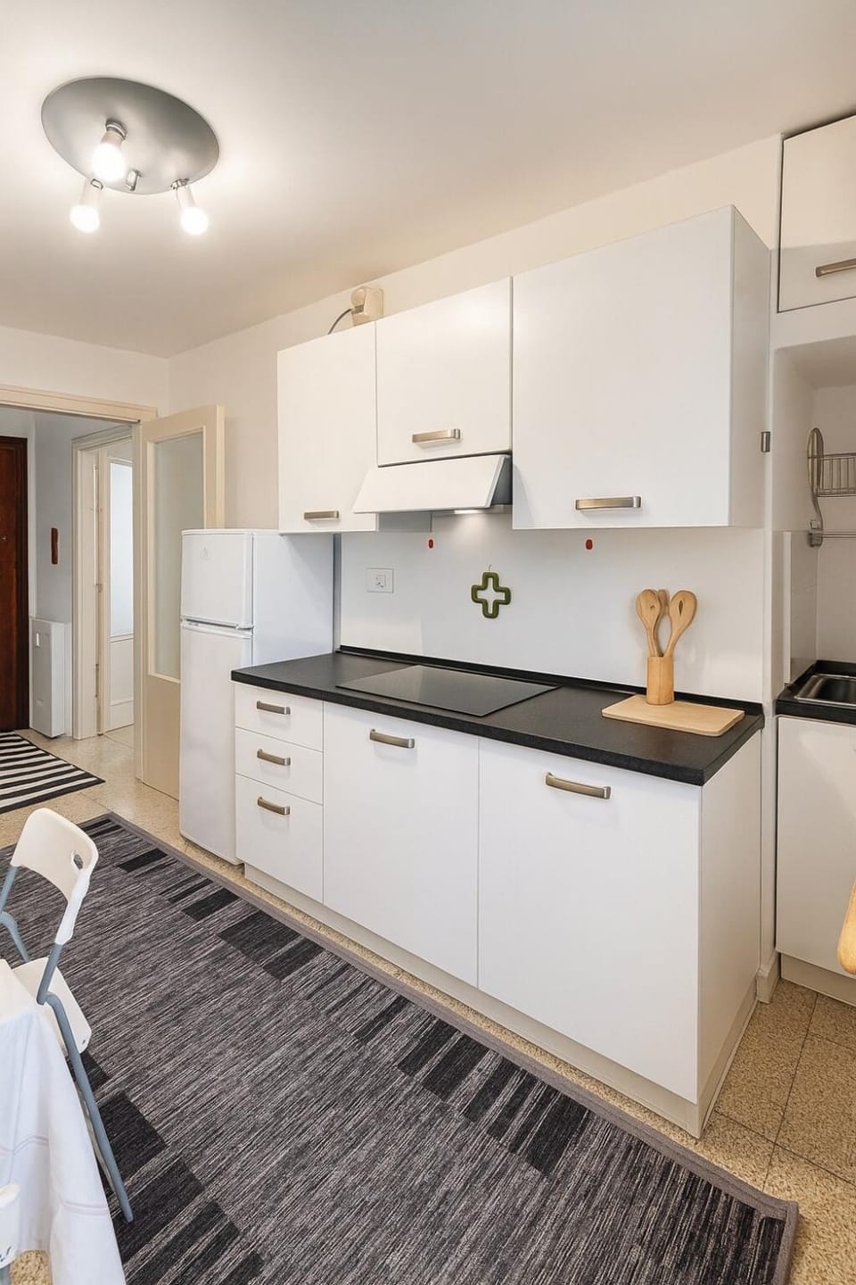 Kitchen or kitchenette, pet friendly, stove