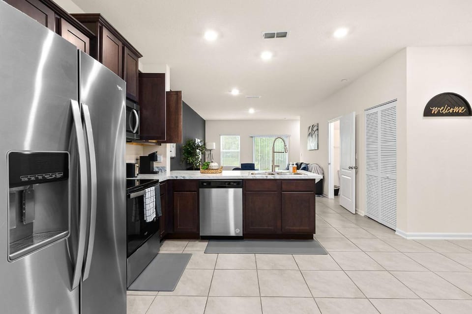 Kitchen or kitchenette, Communal kitchen, kitchen