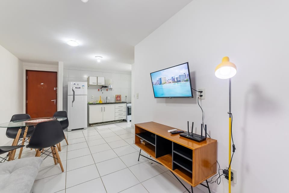 Kitchen or kitchenette, Dining area, minibar, stove