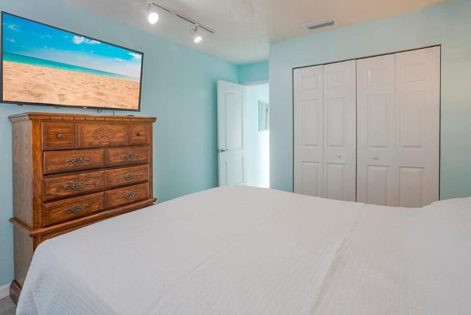 Light Sand with Heated POOL House in Largo