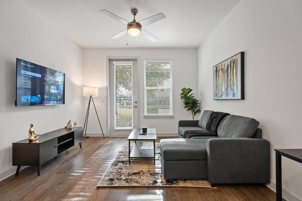 TV and multimedia, Living room, Photo of the whole room, Seating area