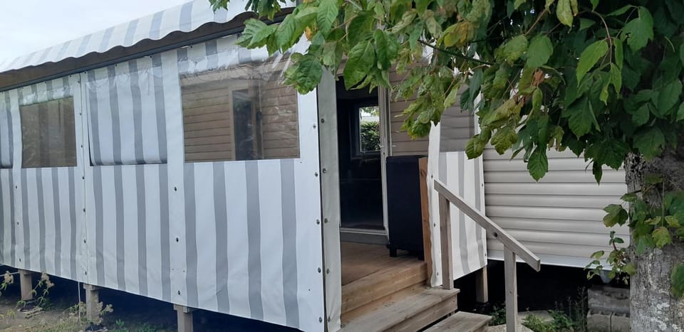 Property building, Day