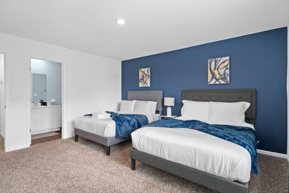 Bed, View (from property/room), Photo of the whole room, Bedroom