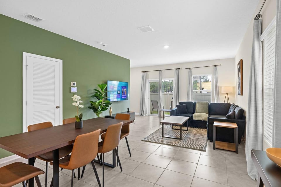 Decorative detail, Seating area, Dining area