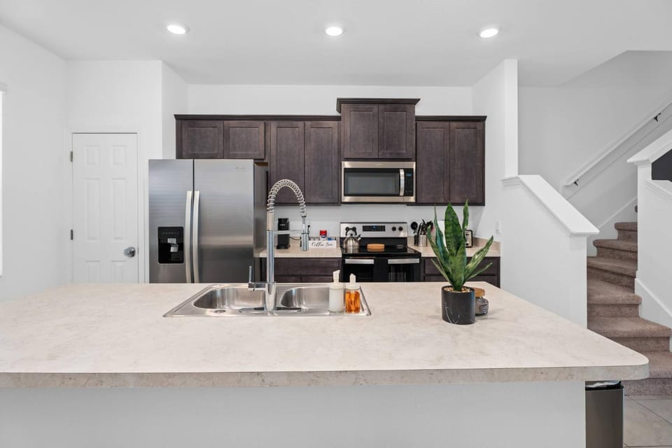 Kitchen or kitchenette, kitchen