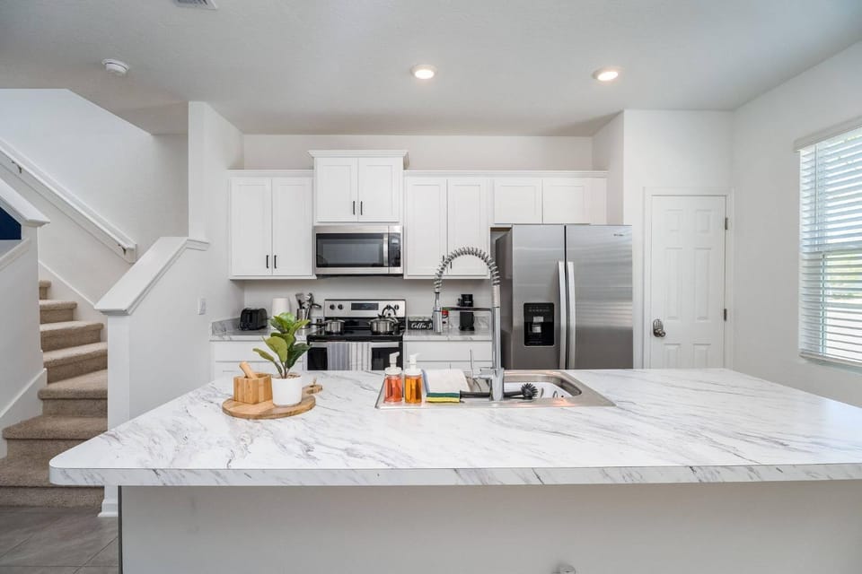 Kitchen or kitchenette, kitchen
