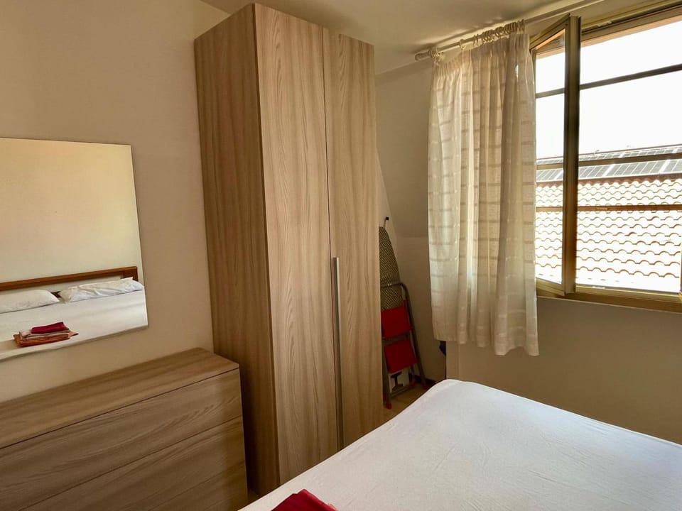 Bedroom, wardrobe