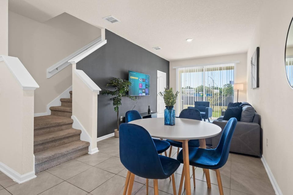 Decorative detail, Seating area, Dining area, Meals