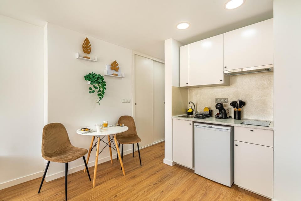 Kitchen or kitchenette, stove