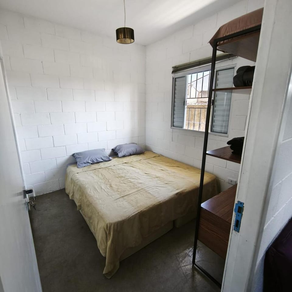 Kitnet in the center of Poá - 8 minutes on foot from the station Apartment in Suzano