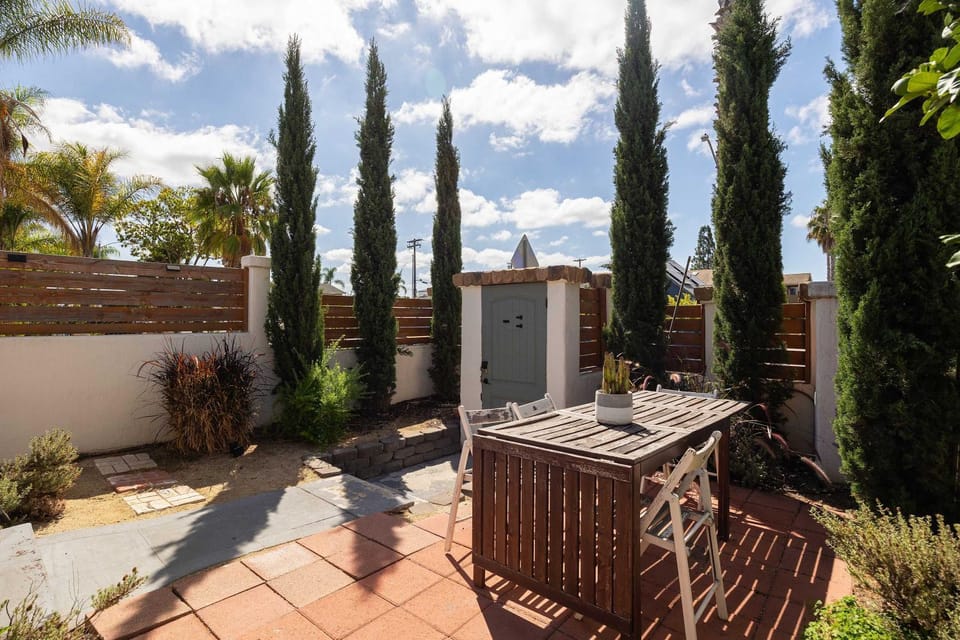 Centra Spacious Villa House in San Diego