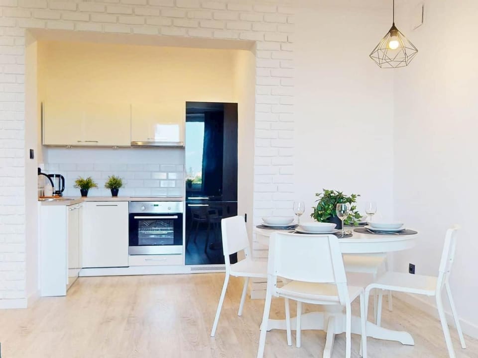 Cozy Apartment - 15 min to Downtown Apartment in Warsaw
