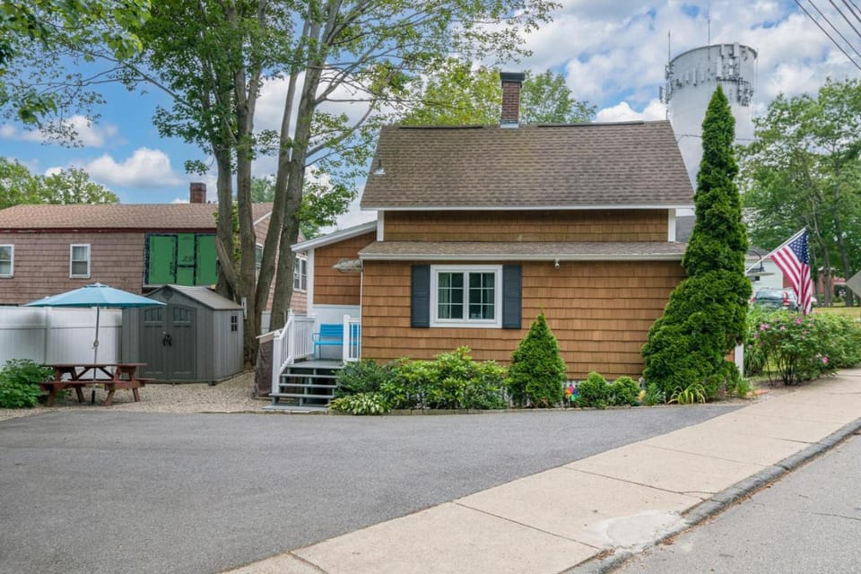 Charming Centrally Located Seaside Retreat House in Old Orchard Beach