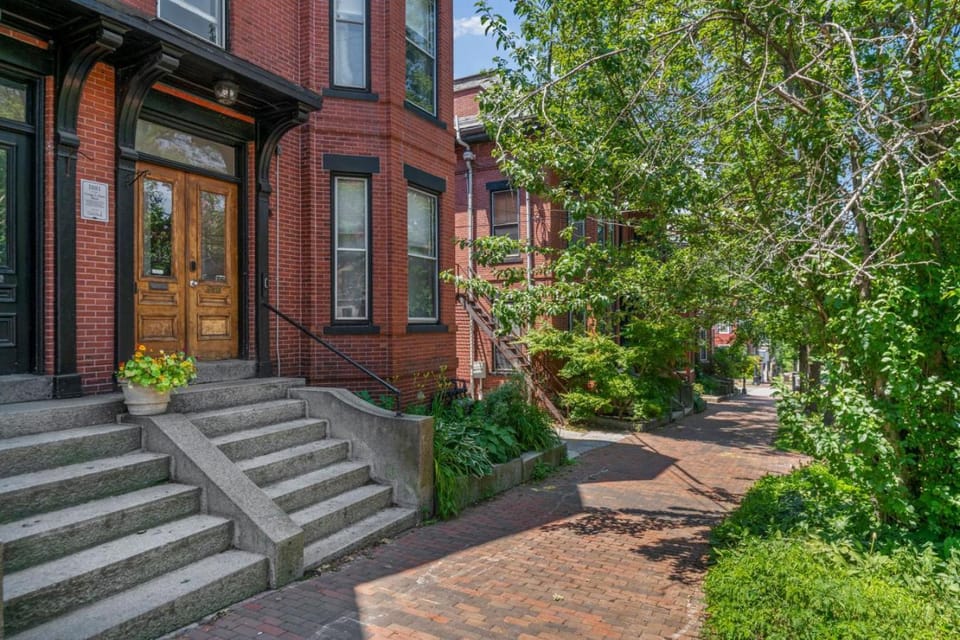 Stylish Downtown Condo in a Historic Landmark Home Apartment in South Portland