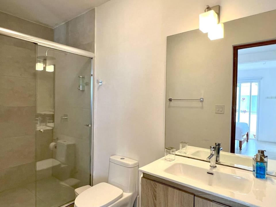 Casa Blanca Manuel Antonio A1, Central, Pool, Gated Apartment in Quepos