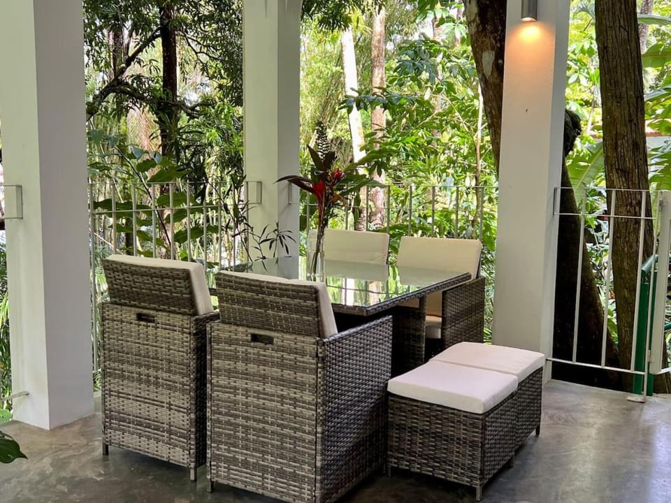 Villa Lapas, Central, Spacious and Lots of Wildlife House in Quepos