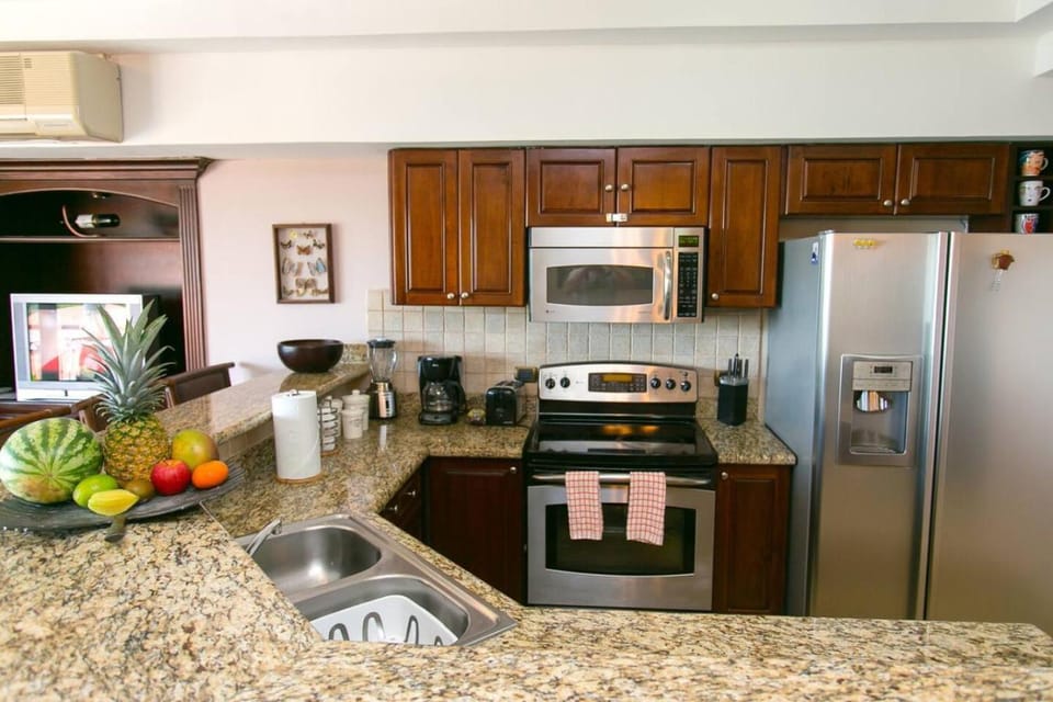 Shana Residences 310 Sea View Condo Walk to beach House in Quepos