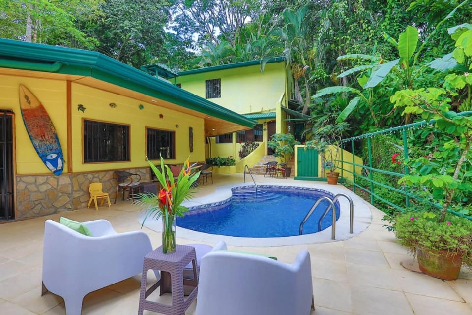 Jungle Creek all 4 villas up to 19 people House in Quepos