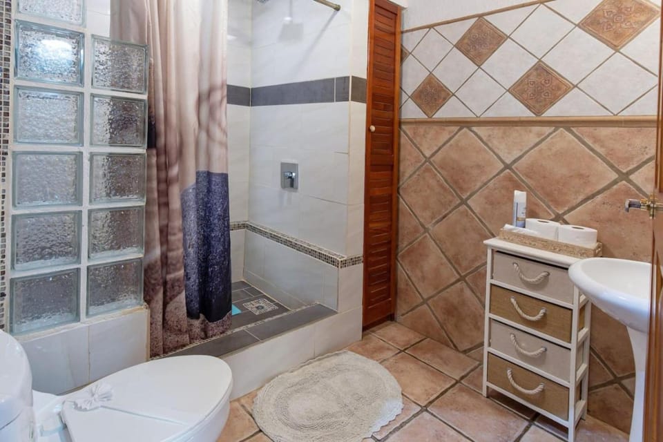 Alma Pacifica, Charming, secure and lots of wildlife Apartment in Quepos