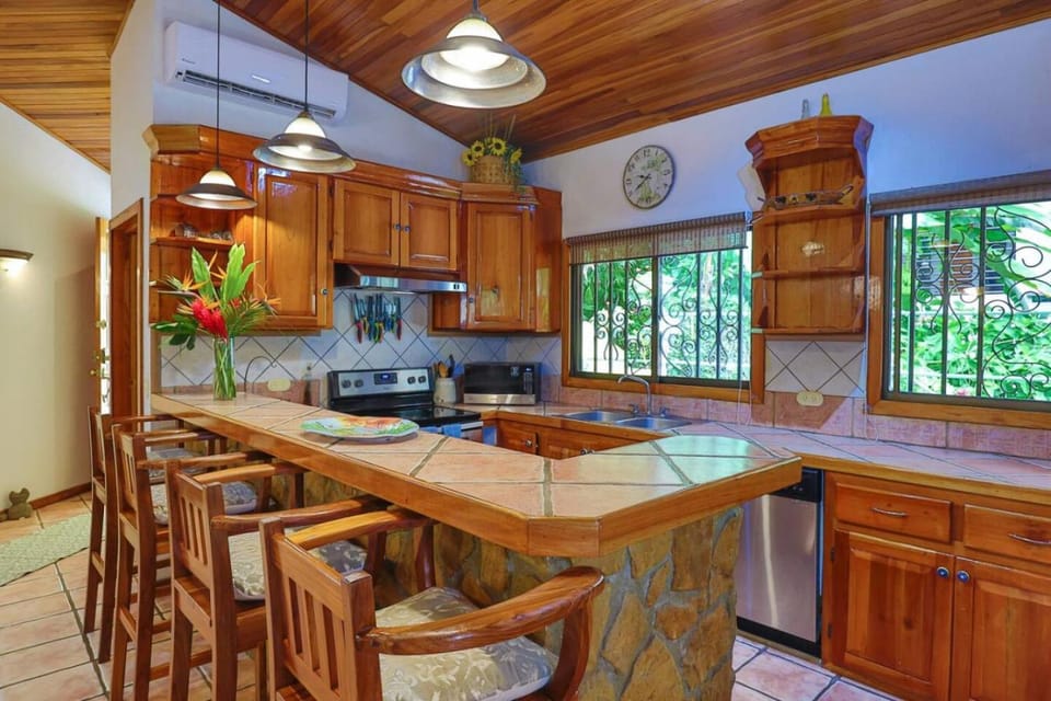 Alma Pacifica, Charming, secure and lots of wildlife Apartment in Quepos