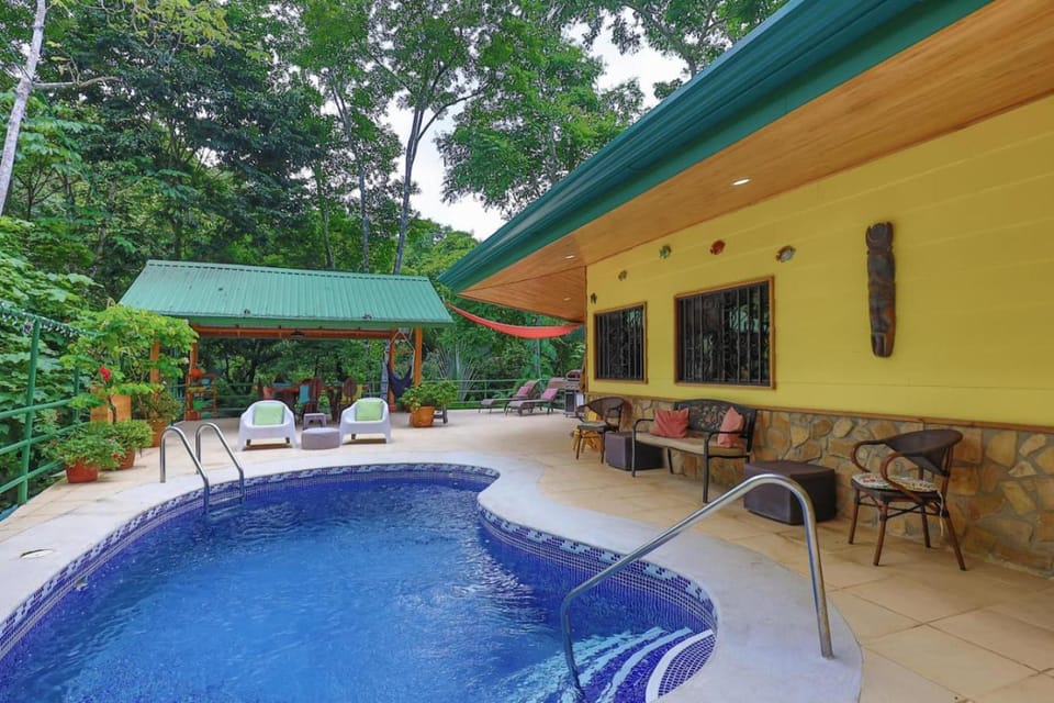 El Gekko spacious studio Apartment in Quepos