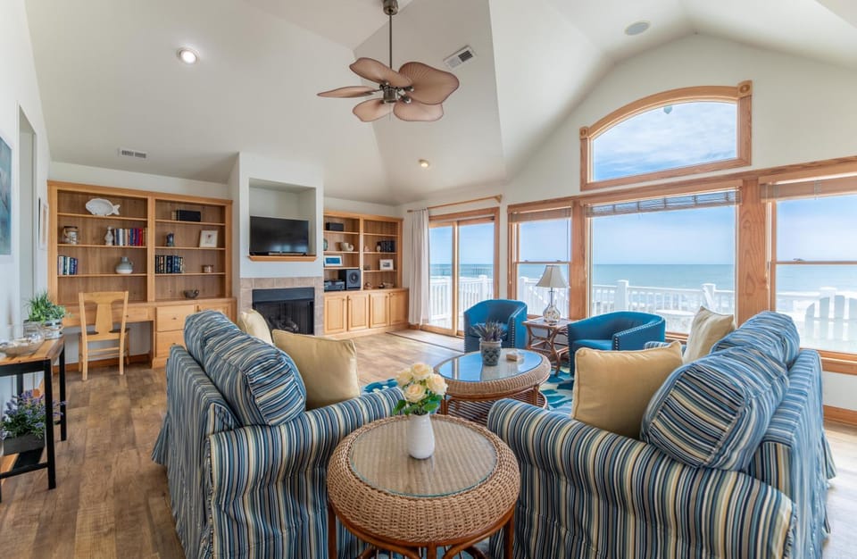 Salty Dog - NH MP 11.5, Oceanfront, Ocean View, Elevator, Pool, Hot Tub, Pool Table, Pets OK, Flex Stays House in Nags Head