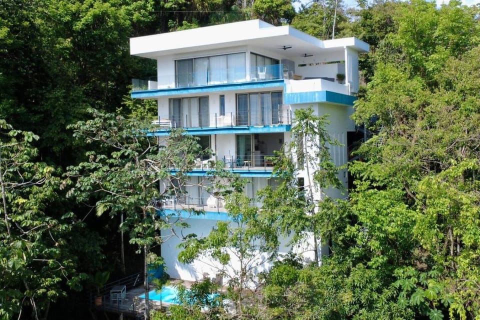 Monteverde, 1 Bedroom Apartment in La Maison Blanche, Nature Apartment in Quepos