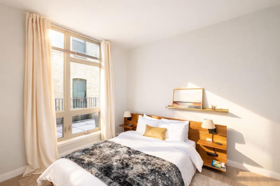 Charming Walker's Point Apt with Balcony | Sleeps 4 Apartment in Milwaukee