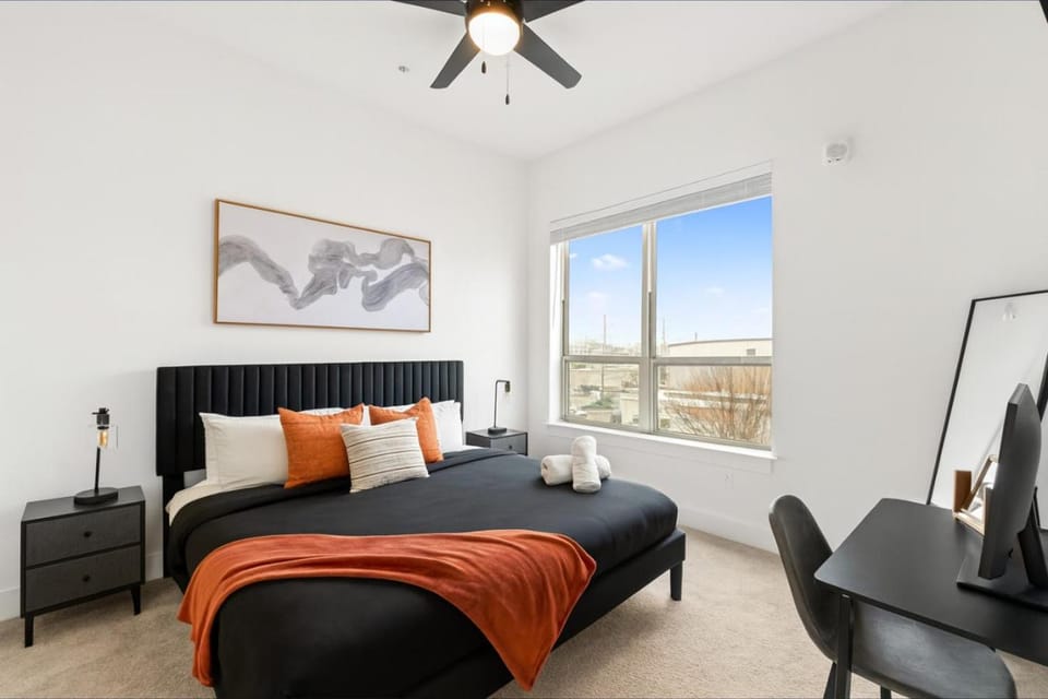 Luxury 2BR Steps from Railroad Park Apartment in Birmingham