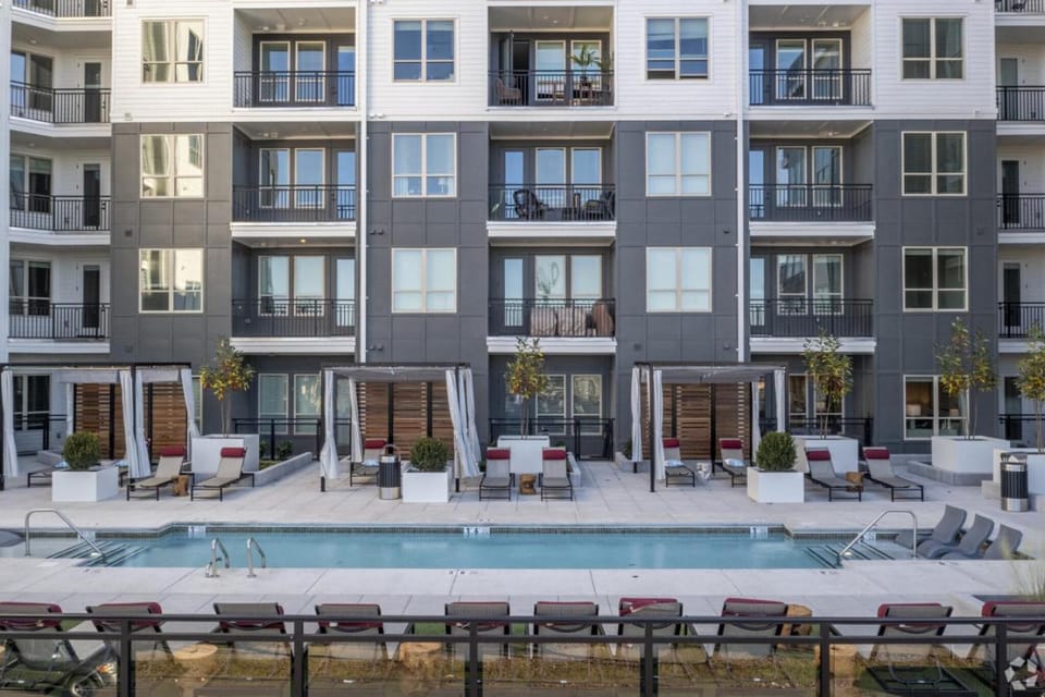 Upscale 2BR Near Regions Field n Park Apartment in Birmingham