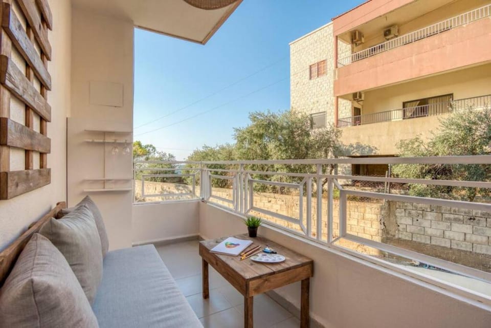 Day, Balcony/Terrace, Seating area, Dining area, Quiet street view