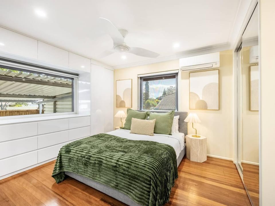 Spacious Comfort for Families Eat Stay Explore House in Brisbane