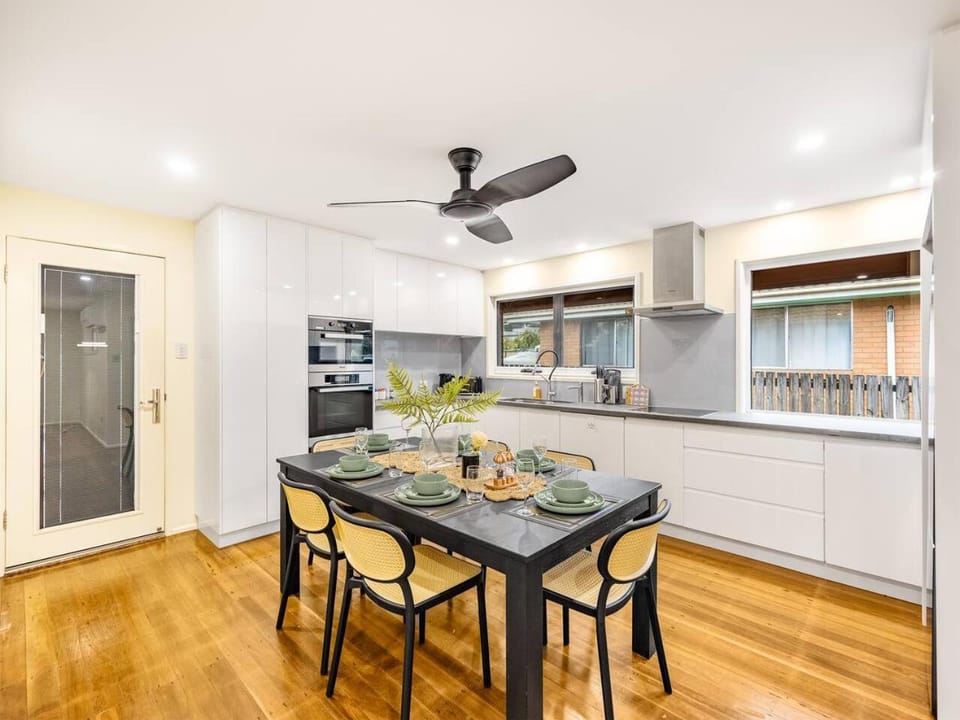 Spacious Comfort for Families Eat Stay Explore House in Brisbane