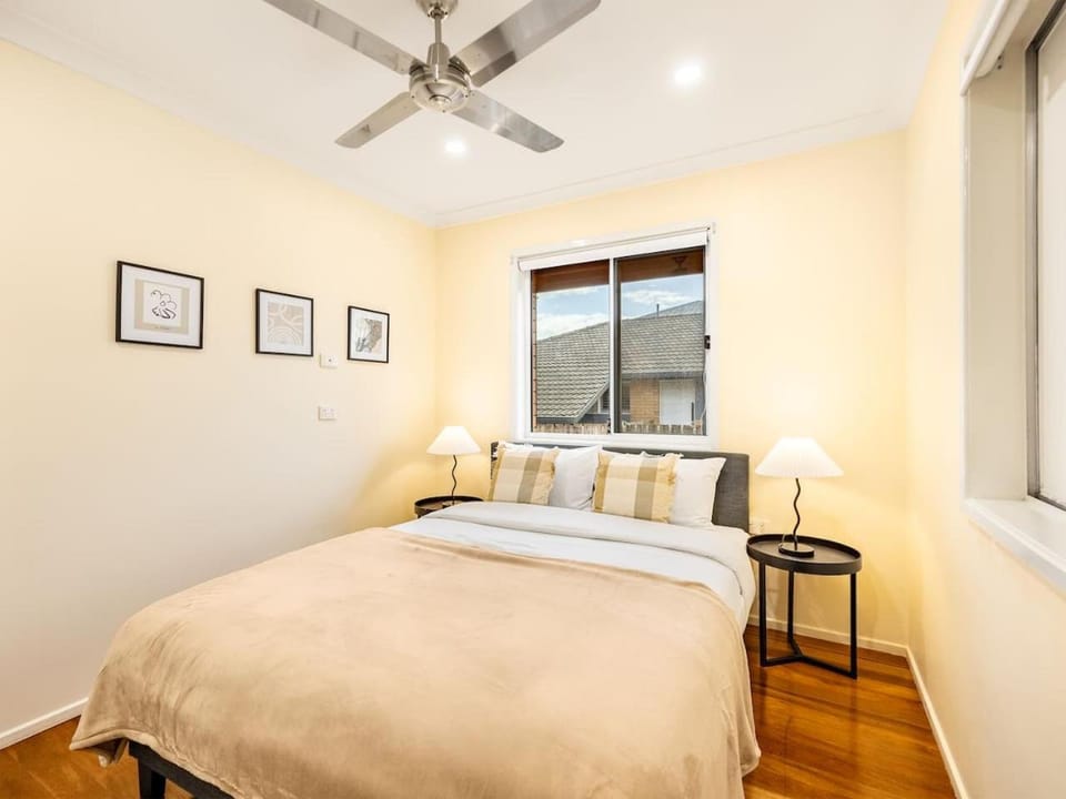 Spacious Comfort for Families Eat Stay Explore House in Brisbane