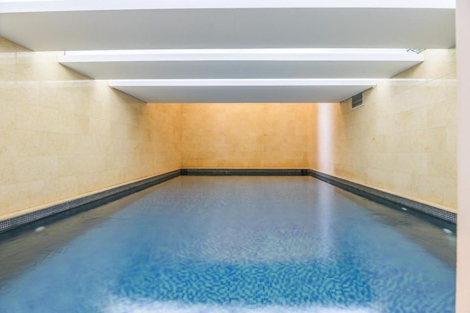 Swimming pool, Swimming pool