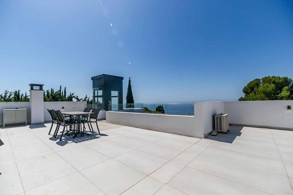 136-Luxury Villa, Sea Views, Private Heated Pool Villa in Costa del Sol