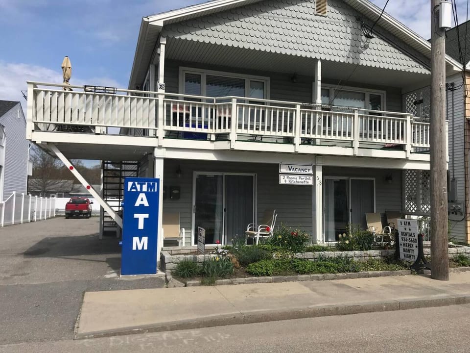 68 East Grand 1 - One-Bedroom Suite by the Beach Apartment in Old Orchard Beach