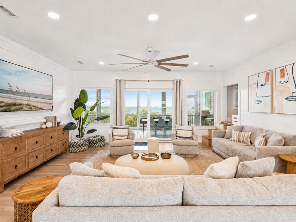 1027 W ASHLEY - OCEAN'S EYE - OCEANFRONT PRIVATE POOL House in Folly Beach
