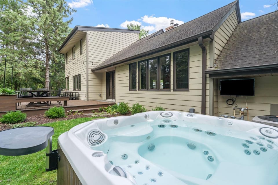 Woodland Hollow House in Minnetonka