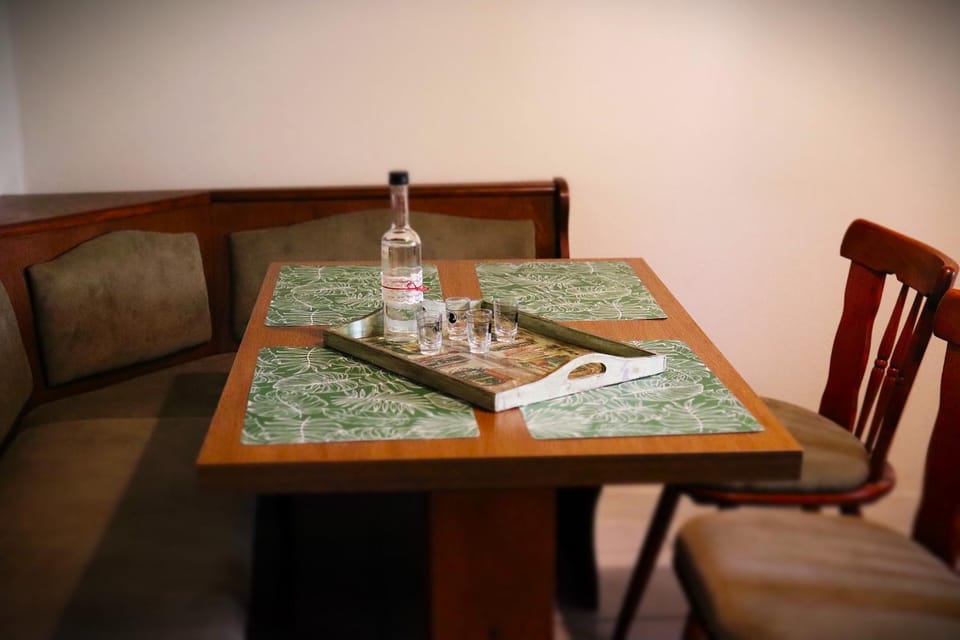 Kitchen or kitchenette, Dining area, kitchen