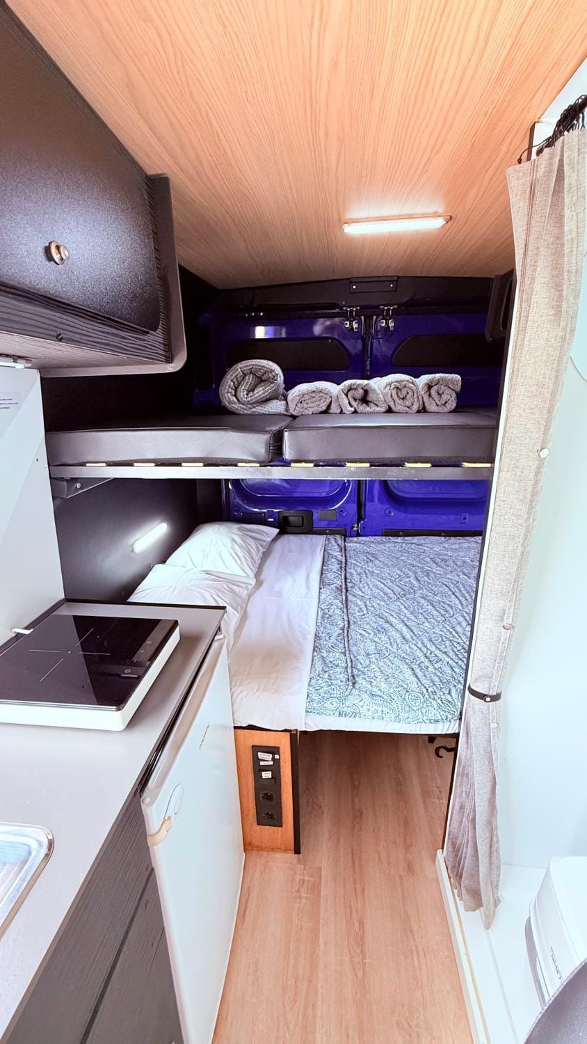 Caravana Poço Bispo Campground/ 
RV Resort in Lisbon