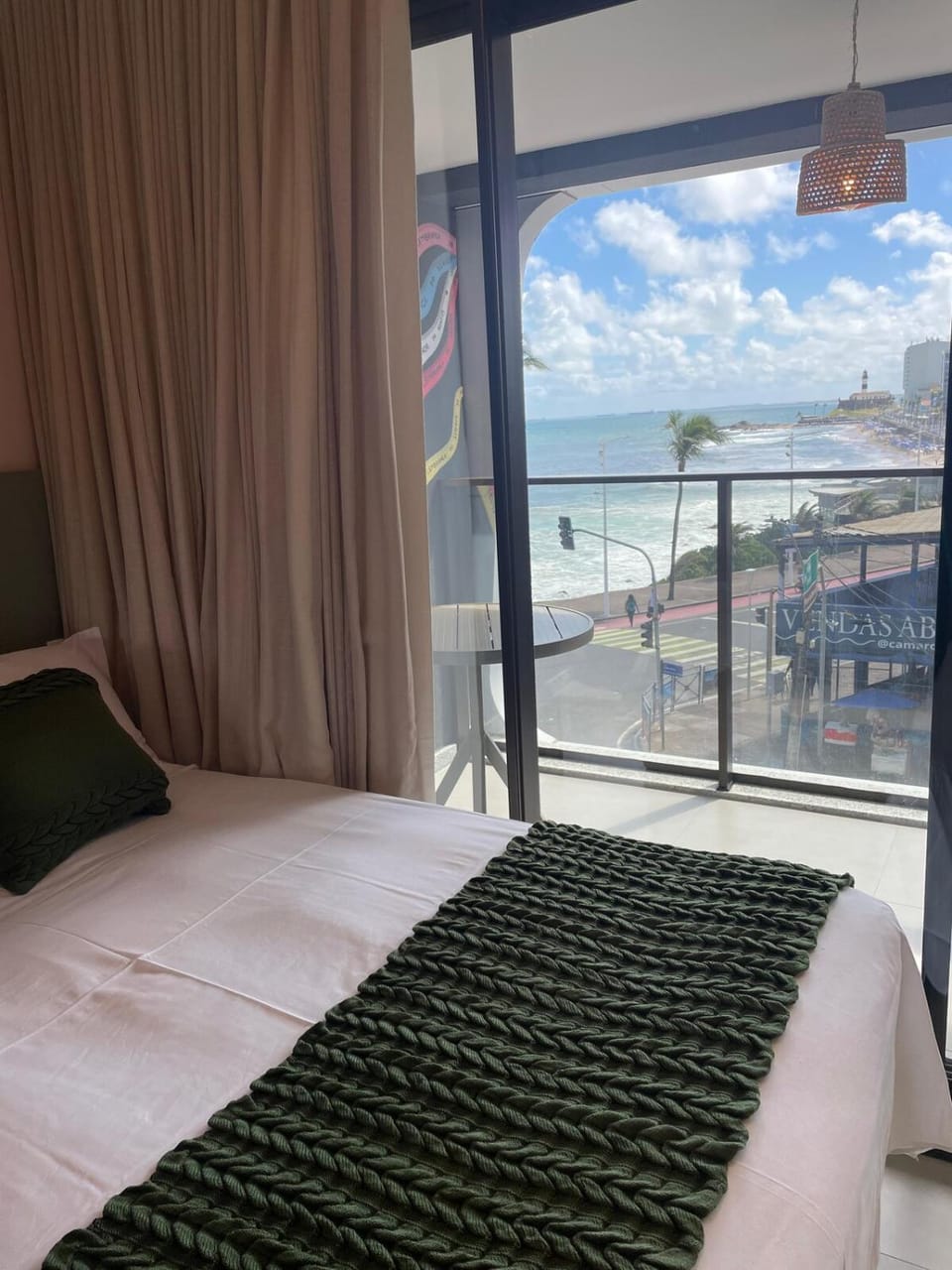 Faroleiro - Studio à beira-mar, com vista para o Farol da Barra, em frente ao circuito do carnaval Apartment in Salvador