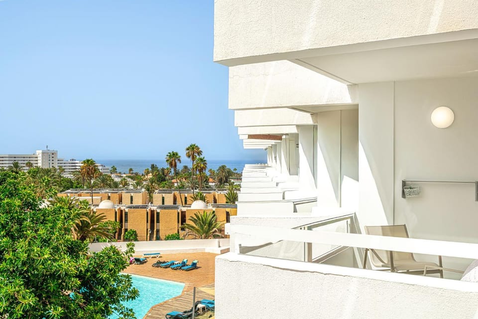 Property building, View (from property/room), Balcony/Terrace, Pool view, Sea view, Swimming pool