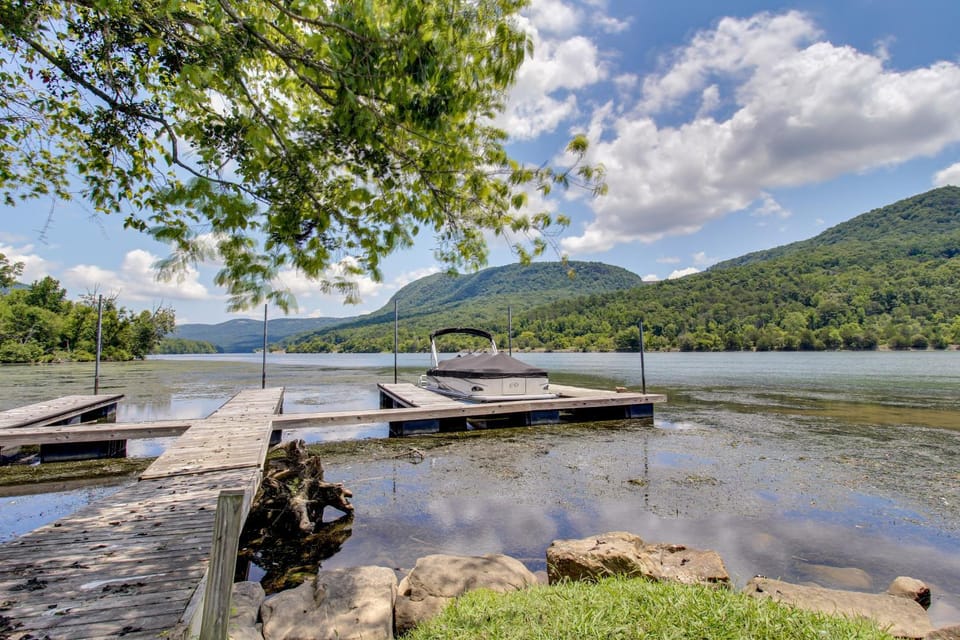 Dock & Hot Tub: Tennessee River Cabin Getaway Cabin in Tennessee