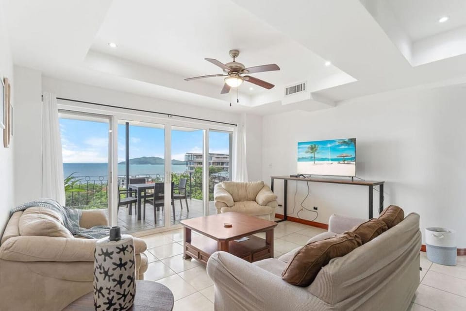 Mir4 Stunning OceanView 2BD Over Tamarindo Apartment in Tamarindo