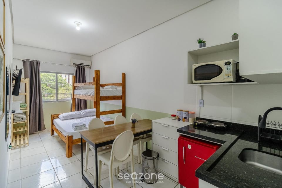 Kitchen or kitchenette, Bedroom